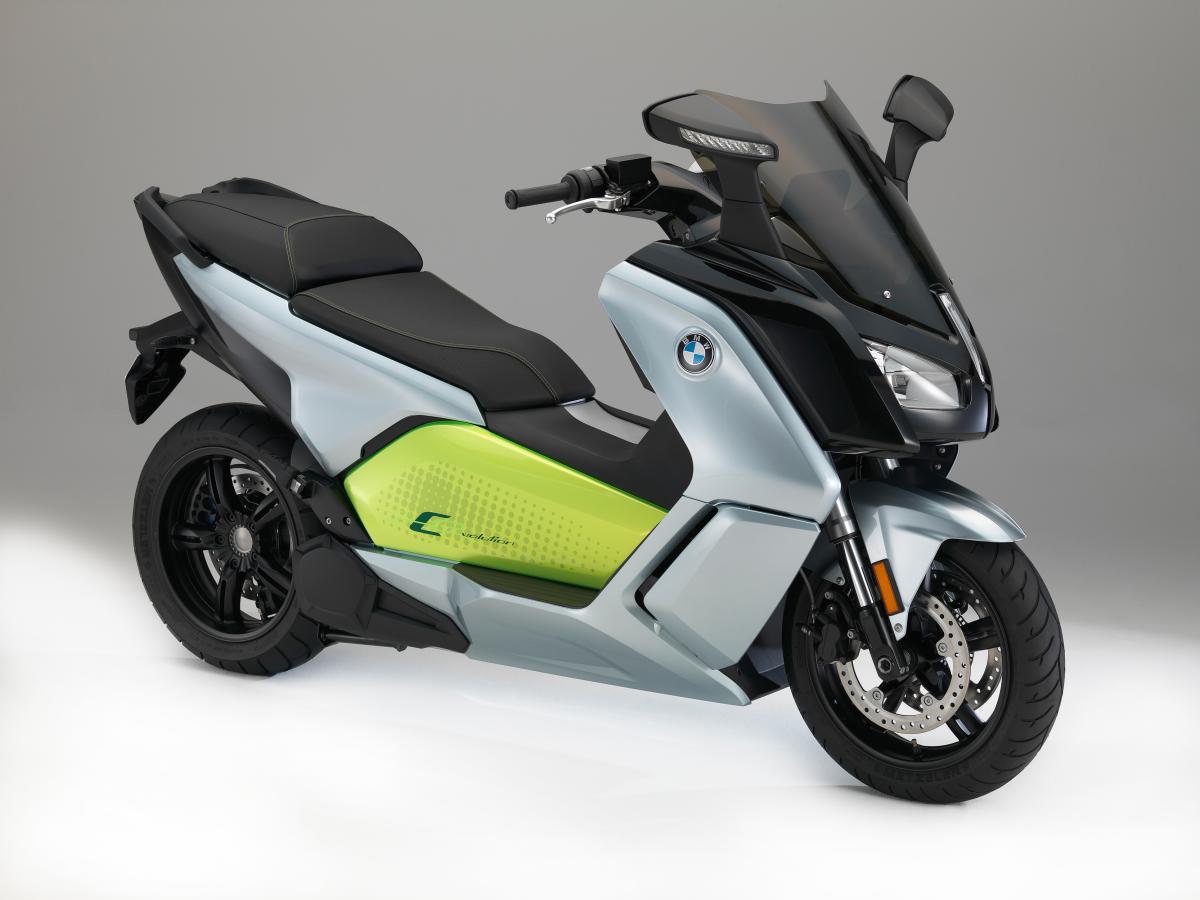 BMW’s electric scoot gets 100mile range Visordown